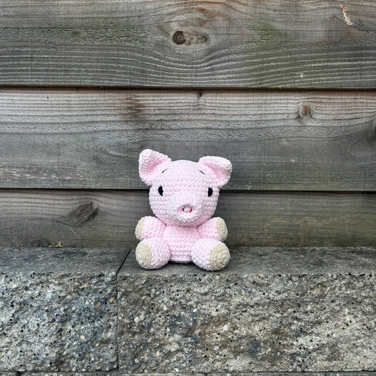 Piggy peggy een knuffel gemaakt van Durable Velvet en door S.E.V. Originals.